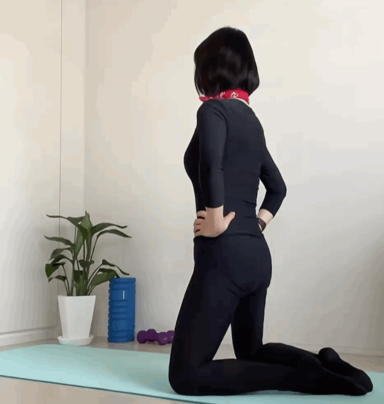 Bà nội trợ U60 có body nuột nà, trông trẻ hơn 20 tuổi nhờ tập động tác này trước khi đi ngủ, thành công giảm 7kg - 4