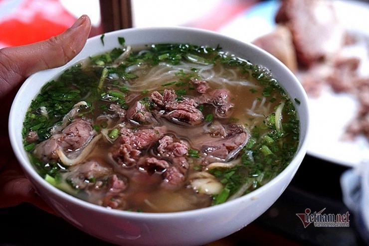 Nhiều quán phở đã điều chỉnh giá bán. Ảnh: Anh Dũng
