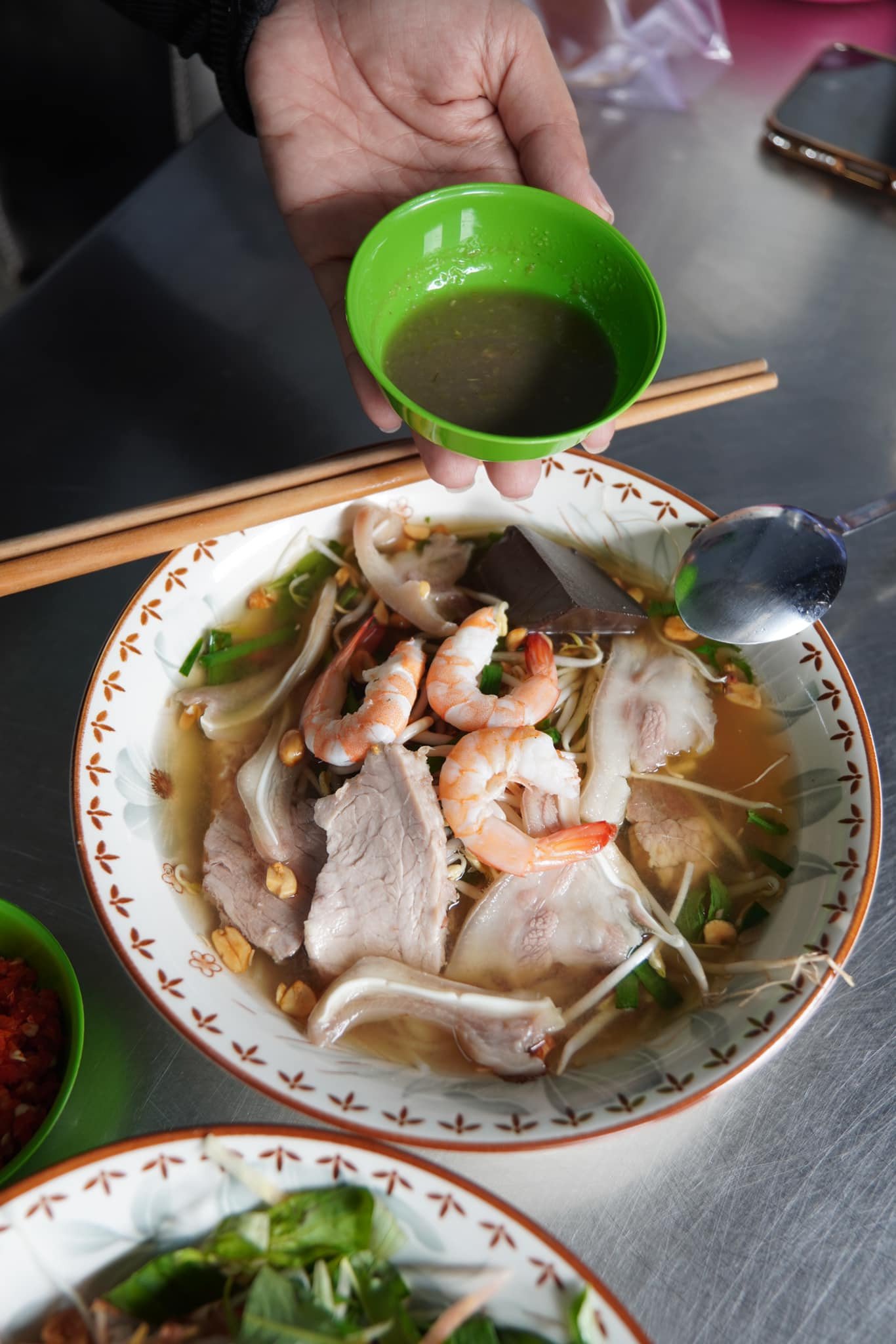 Món bún đặc sản ở Sóc Trăng tên gọi gây tò mò, du khách tưởng sai chính tả - 3