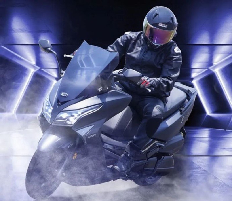 Kymco Xciting 250 2025 ra mắt