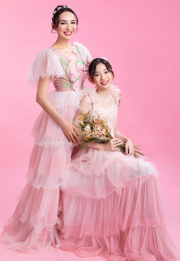 Ngọc Diễm bên con gái.