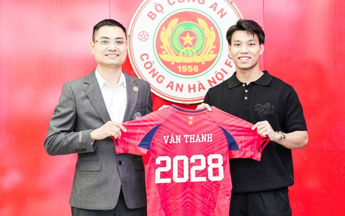 Văn Thanh gắn bó với CAHN đến năm 2028. Ảnh: CAHN FC