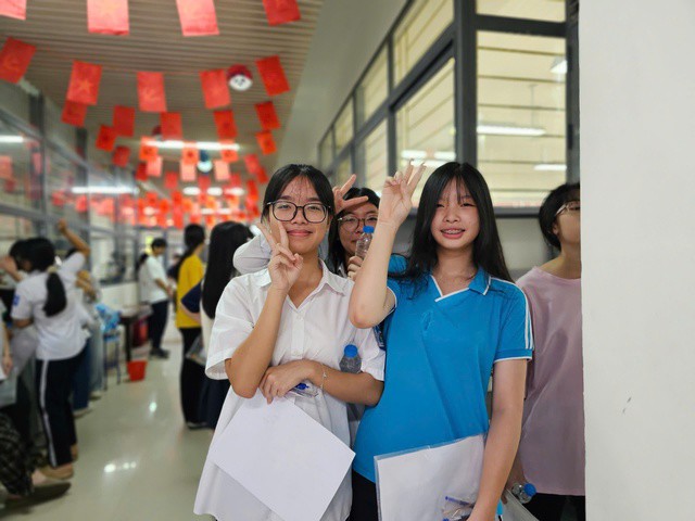 Sĩ tử Hà thành tiếp tục chinh phục kỳ thi lớp 10 chuyên đầy cam go - 9