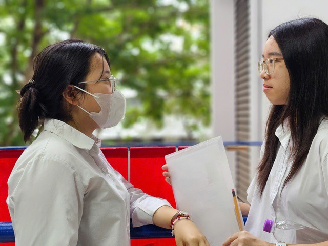 Sĩ tử Hà thành tiếp tục chinh phục kỳ thi lớp 10 chuyên đầy cam go - 7