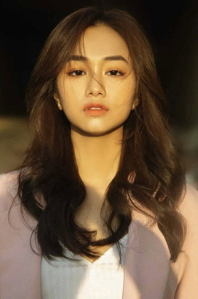 Diễn viên Ngân Hòa.