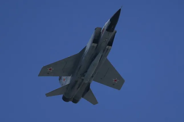 Ukraine tập kích sân bay Savasleyka, phá hủy 2 máy bay tối tân của Nga - 1 Ukraine tập kích sân bay Savasleyka, phá hủy 2 máy bay tối tân của Nga - 1