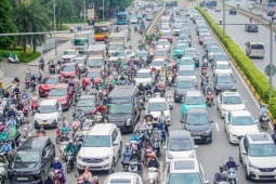 Hà Nội: Đường 10 làn xe nhưng thường xuyên ùn tắc