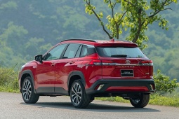 Giá xe Toyota Corolla Cross tháng 6/2025, bản V từ 820 triệu đồng