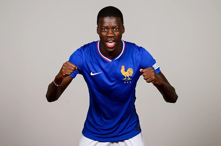 Chelsea chính thức&nbsp;chiêu mộ thành công Mamadou Sarr