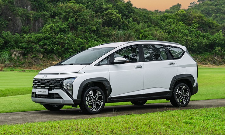 Giá xe Hyundai Stargazer lăn bánh kèm ưu đãi tháng 6/2025 - 1