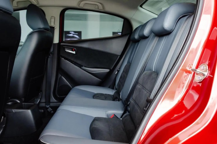 Ngắm dòng sedan kiểu dáng đẹp New Mazda 2, giá từ 408 triệu đồng - 11