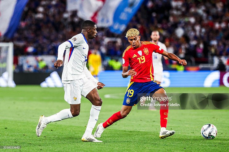 Dembele vẫn có nhiều cơ hội để ẵm Quả bóng vàng hơn Yamal