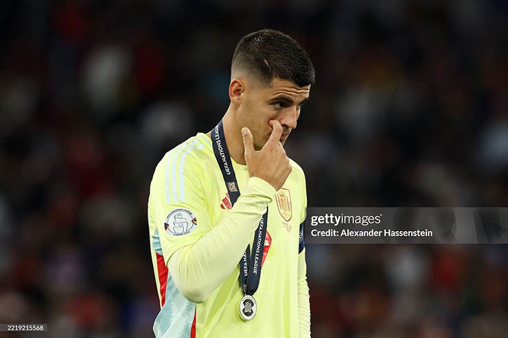 Nỗi buồn của Morata khi đá hỏng penalty trong loạt luân lưu với Bồ Đào Nha