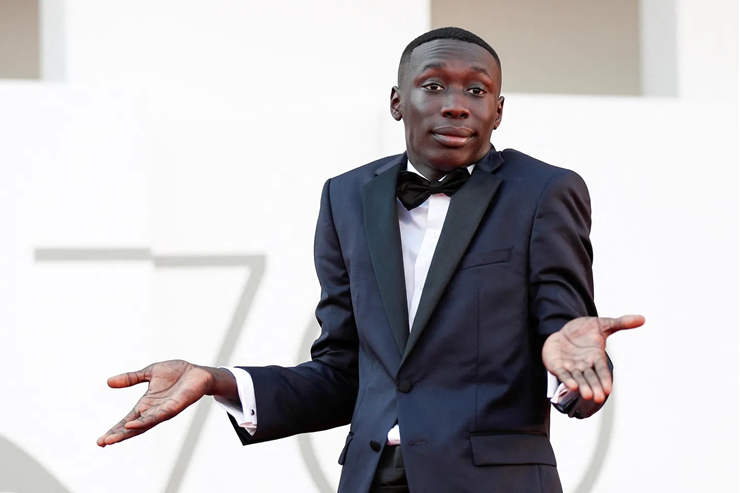 TikToker nổi tiếng Khaby Lame đã bị tạm giam và trục xuất khỏi Mỹ.