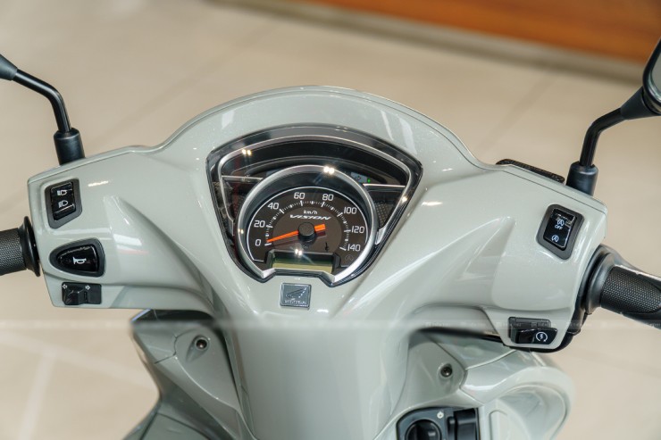 Cận cảnh dòng xe ga phổ thông Honda Vision hút khách nhất Việt Nam - 10