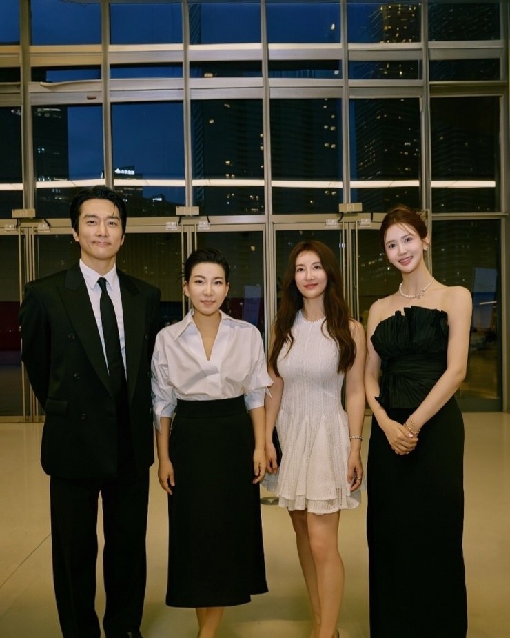 Lee Da Hae hội ngộ Song Seung Hun sau 17 năm bị đồn xích mích - 1