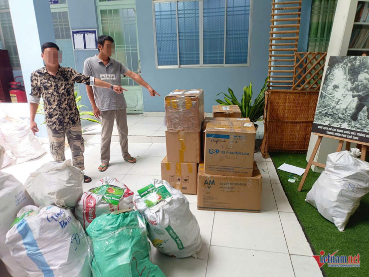 Tang vật thực phẩm chức năng mà cơ quan công an thu giữ. Ảnh: T.T