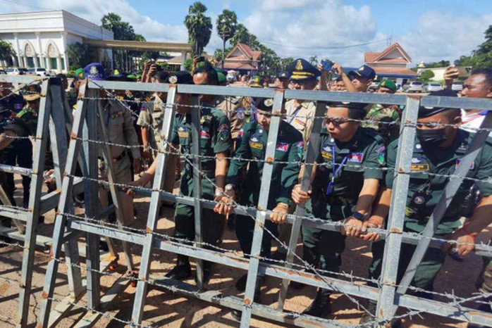Cửa khẩu biên giới Chong Chom ở tỉnh Surin - Thái Lan, giáp với Campuchia, hôm 9-6. Ảnh: Bangkok Post