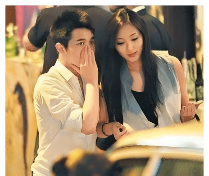 Trần Khả Hân, Hà Du Hanh thời hẹn hò. Ảnh: Weibo