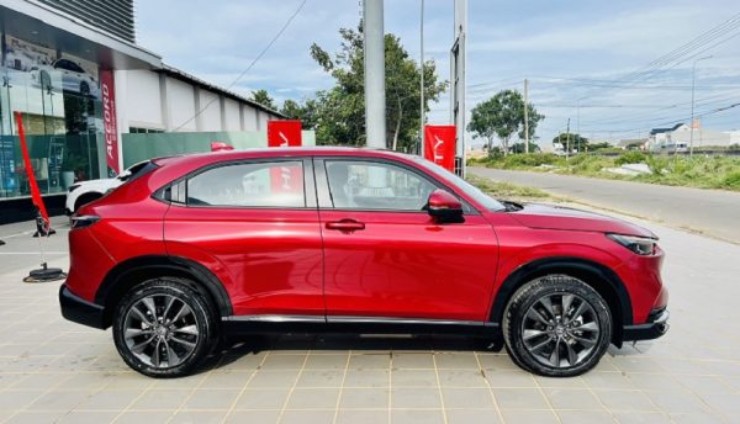 So găng HR-V và Corolla Cross Hybrid: Ai là "gà chiến", ai là "thóc vàng"? - 6
