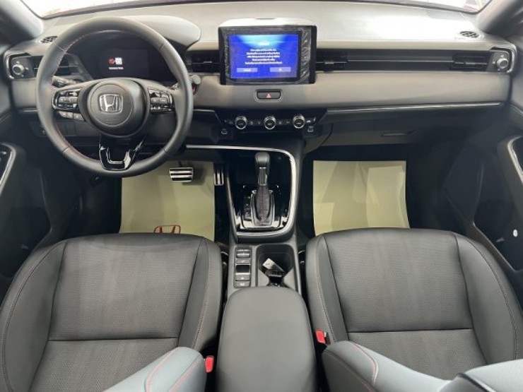 So găng HR-V và Corolla Cross Hybrid: Ai là "gà chiến", ai là "thóc vàng"? - 11