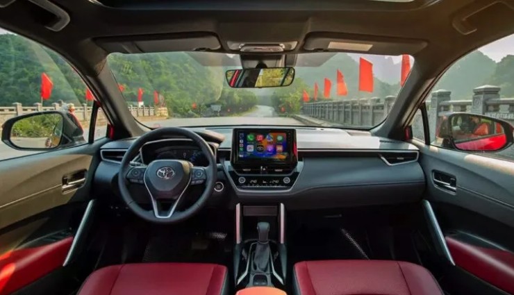 So găng HR-V và Corolla Cross Hybrid: Ai là "gà chiến", ai là "thóc vàng"? - 12