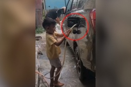 Clip: Hết hồn  " khối nghỉ hè "  giúp bố rửa xe và cái kết tê tái