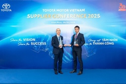 Tiếp nối 8 năm liền đạt Giải thưởng Chất lượng, Bridgestone lần đầu được Toyota Việt Nam vinh danh vì đóng góp bền vững