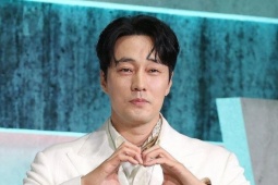 So Ji Sub vung tiền như nước gây sốc: Tặng vàng cho cả đoàn phim, lý do ai nghe cũng phải nể