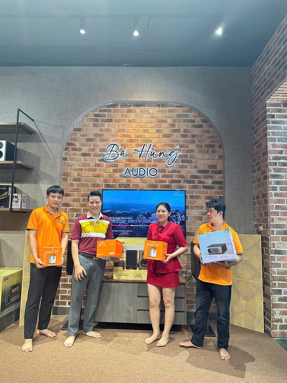 Một trong những đại lý đầu tiên có mặt tại Hà Nội