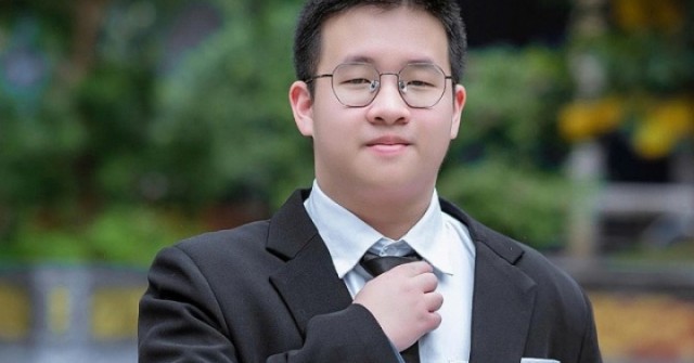 Nam sinh đạt 10 điểm Toán chuyên vào trường Khoa học Tự nhiên