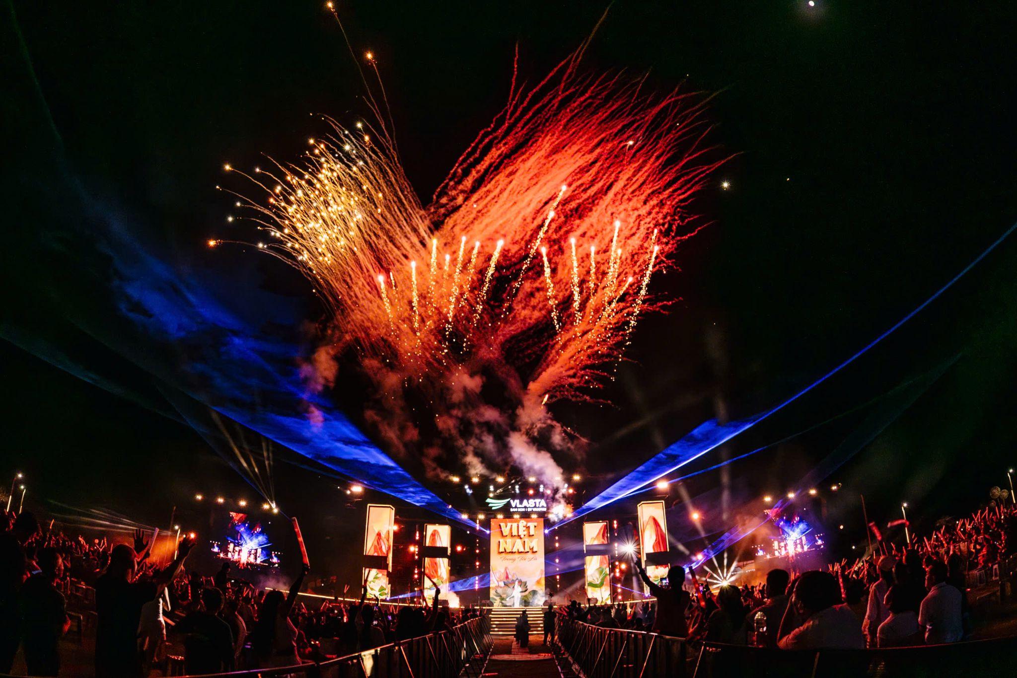 Vlasta Summer Fest và các màn biểu diễn cháy không cần xăng tại Nam Sầm Sơn