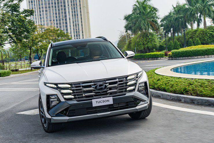 Hyundai Tucson giảm giá lên đến 98 triệu đồng trong tháng 6 - 1
