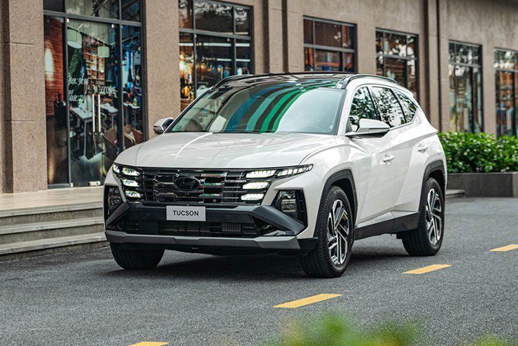 Hyundai Tucson giảm giá lên đến 98 triệu đồng trong tháng 6 - 2