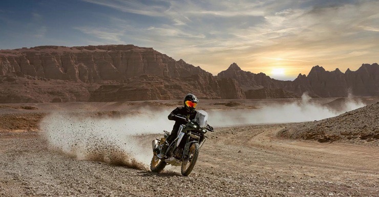 Kove 800X Adventure - mô tô đa dụng khiến thị trường 