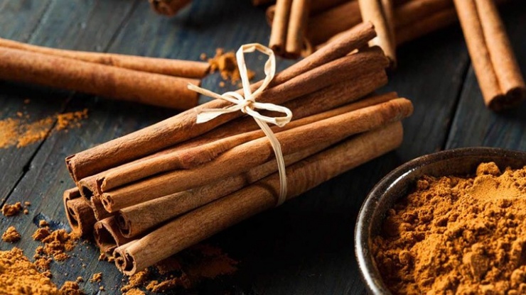 Quế có khả năng sinh nhiệt, kích thích quá trình trao đổi chất trong cơ thể.