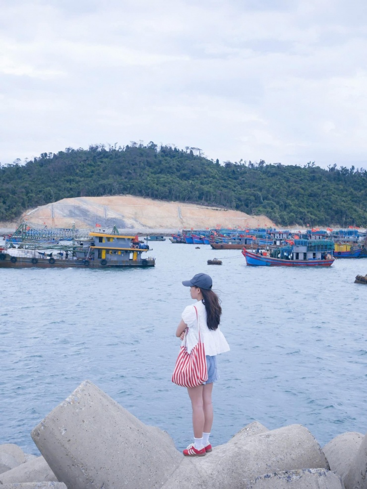 Đặt chân đến những vùng đất mới để tận hưởng bầu không khí mới lạ so với ngày thường.