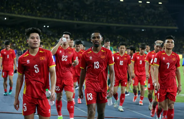 ĐT Việt Nam rời Bukit Jalil với rất nhiều mông lung về con đường phía trước. (Ảnh: Hữu Phạm)