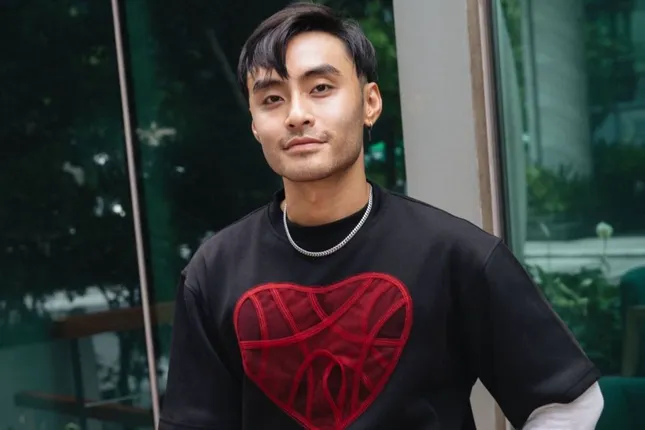 MC, YouTuber Dustin Nguyễn bất ngờ bị réo tên.