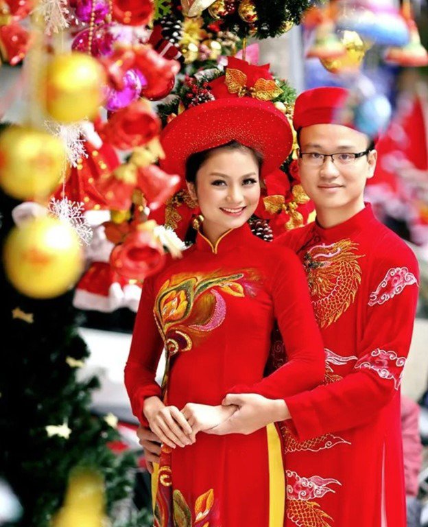 Diệu Hương và chồng trong hôn lễ. (Ảnh: FBNV).