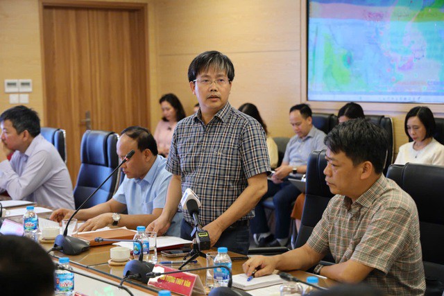 Ông Mai Văn Khiêm, Giám đốc Trung tâm Dự báo Khí tượng Thủy văn Quốc gia nhận định cơn bão số 1 hình thành ngay trên Biển Đông là khá hiếm gặp.