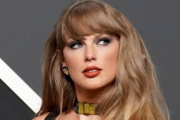 Taylor Swift cầu cứu