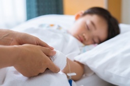 Phòng tránh nguy cơ tử vong trong 24 giờ do nhiễm não mô cầu ở trẻ nhỏ