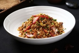2 tháng chỉ ăn cơm chiên trứng, bé gái nhập viện nguy kịch