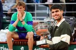 Sinner thua Alcaraz, đây mới là nguyên nhân làm số 1 thế giới vỡ mộng ở Roland Garros