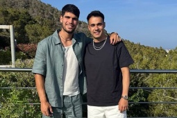 Nóng nhất thể thao sáng 12/6: Alcaraz ăn mừng danh hiệu Roland Garros với Reguilon