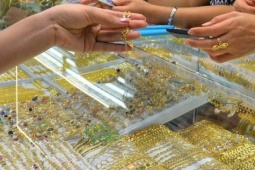 Giá vàng hôm nay 11-6: Giảm mạnh rồi bật tăng trở lại