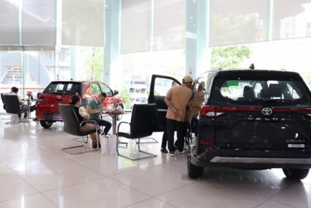 Loạt ô tô tiếp tục giảm giá, có mẫu giảm lên tới hơn 370 triệu đồng