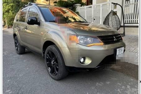 Mitsubishi Outlander đời cũ, được rao bán 250 triệu đồng tại TP.HCM