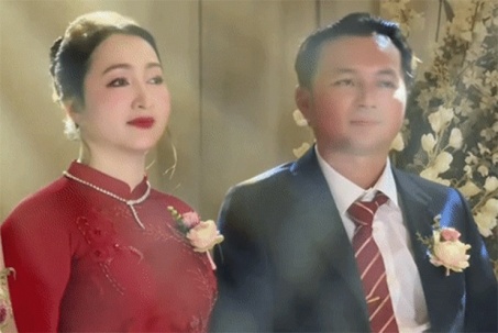 'Chị sui' Hậu Giang đẹp quý phái, gây sốt tại đám cưới bạc tỷ của con gái